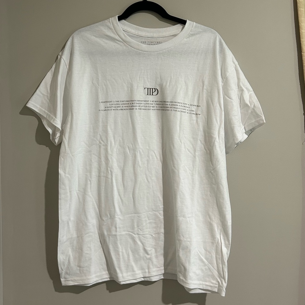 Taylor Swift TTPD capital one exclusive t shirt size large Never worn